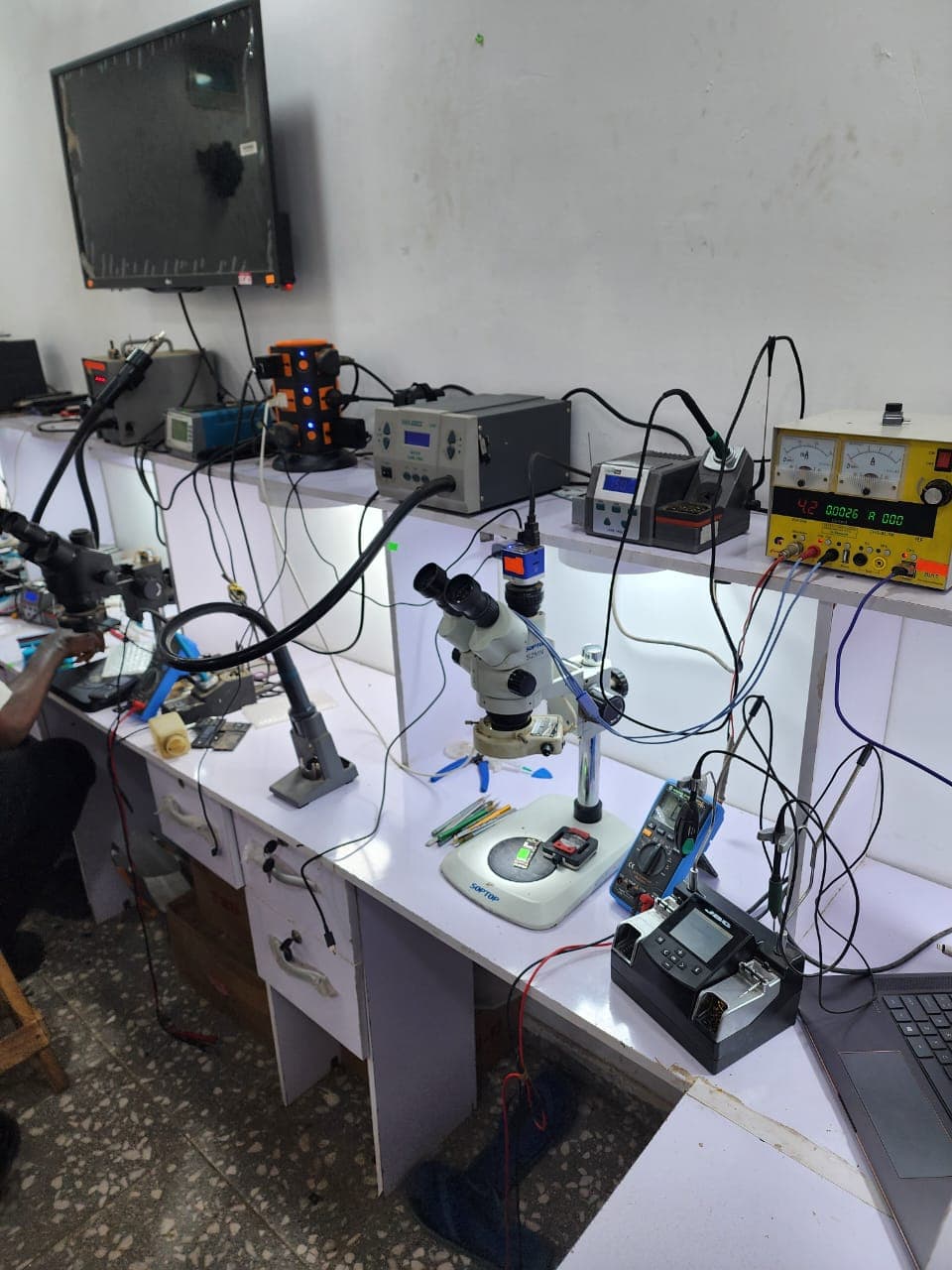 ABUFIX stereoscopic microscope and logic board rework station